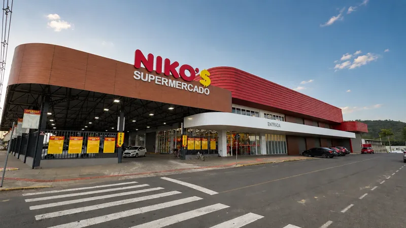 Fachada do Niko's Supermercado